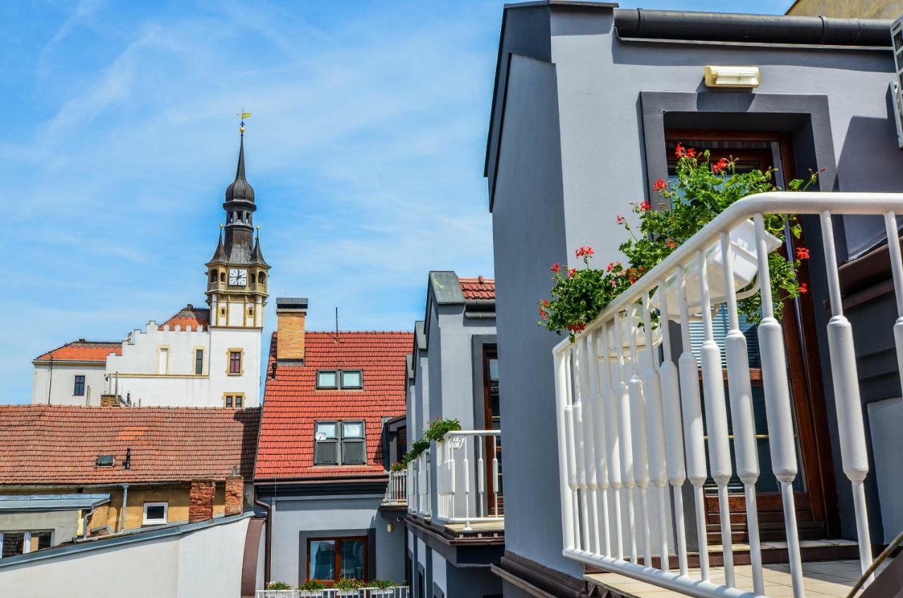 Penzion Pod Radnicí Hustopeče Exterior foto