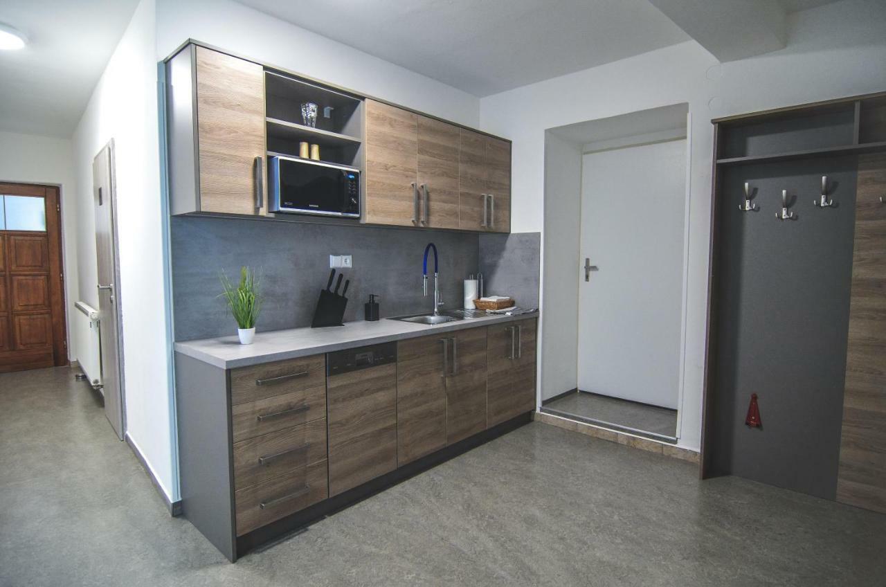 Penzion Pod Radnicí Hustopeče Exterior foto
